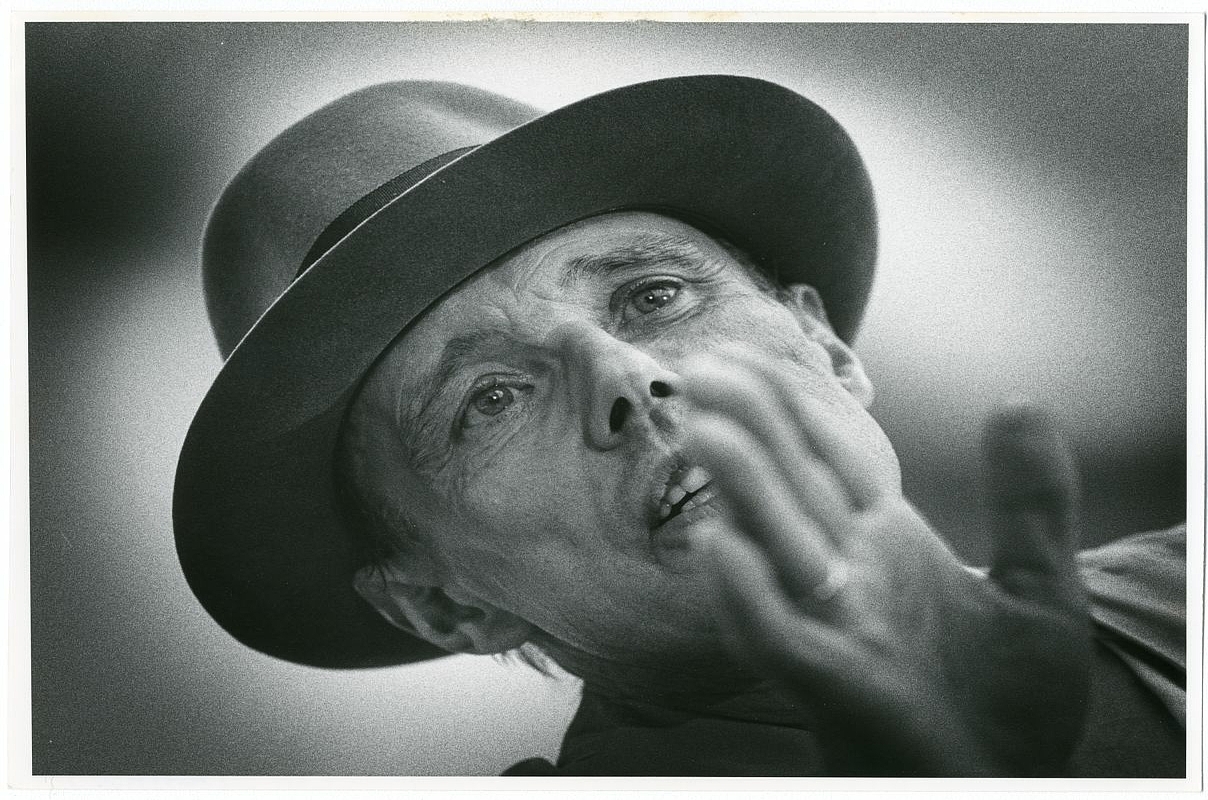 Porträtfoto Joseph Beuys